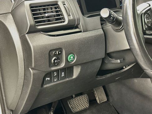 Used 2019 Honda Pilot Touring image 17