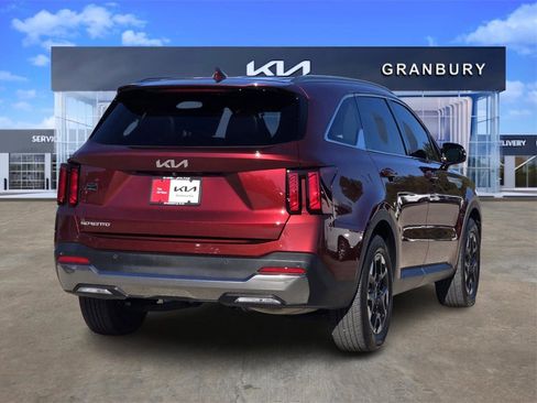Certified 2025 Kia Sorento S image 4
