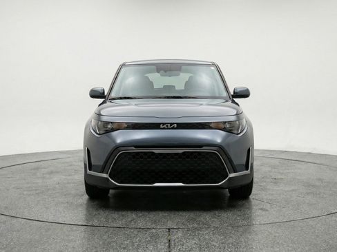 Used 2025 Kia Soul LX w/ LX Technology Package FWD image 2