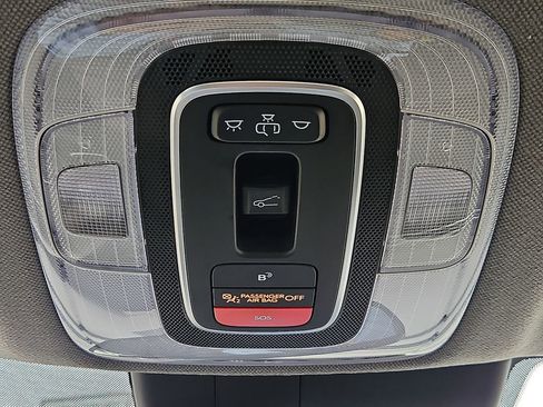 Used 2025 Hyundai Elantra SEL FWD image 28
