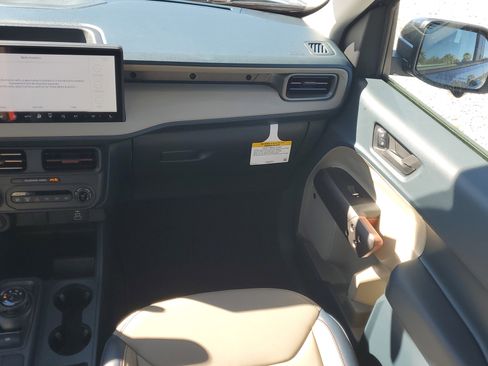 New 2026 Ford Maverick Lariat image 14