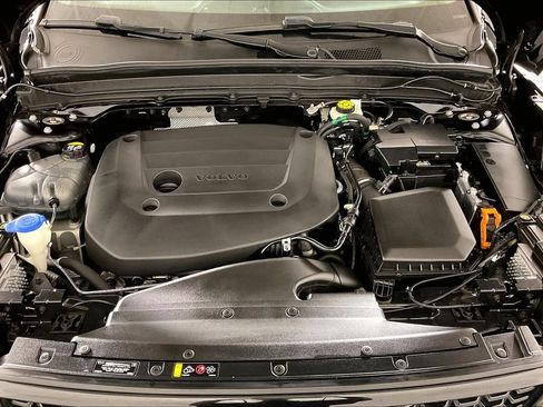 Used 2024 Volvo XC40 B5 Ultimate w/ Protection Package Premier AWD/4WD image 9