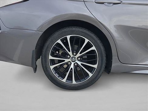 Used 2020 Toyota Camry SE FWD image 15