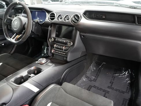 Used 2022 Ford Mustang Shelby GT500 w/ Technology Package RWD image 17