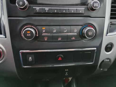 Used 2017 Nissan Titan SV image 23