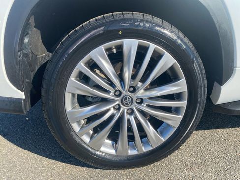 Used 2023 Toyota Highlander Platinum image 27