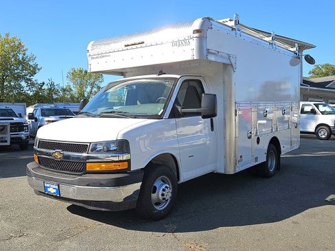 New 2025 Chevrolet Express 3500 w/ Power Convenience Package image 3