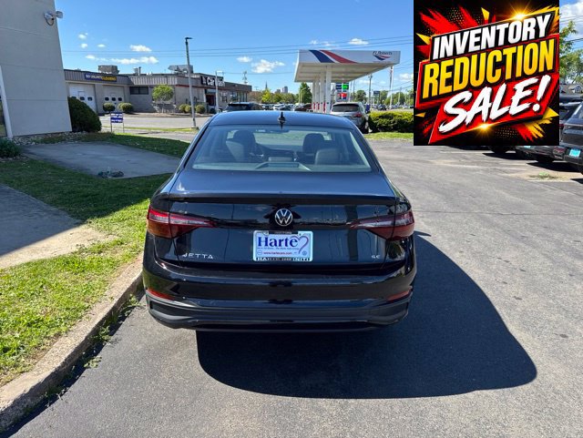 Used 2024 Volkswagen Jetta SE FWD image 14