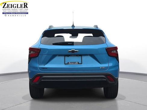 Used 2025 Chevrolet Trax RS w/ Driver Confidence Package FWD image 6