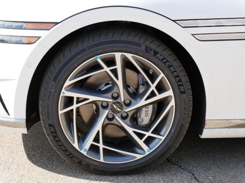 New 2025 Genesis G90 3.5T image 3