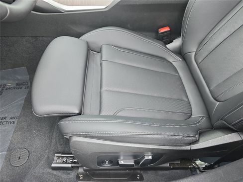 Used 2025 BMW 330i Sedan image 16