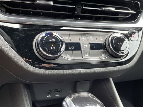 Used 2024 Buick Envista Sport Touring w/ Convenience I Package image 17