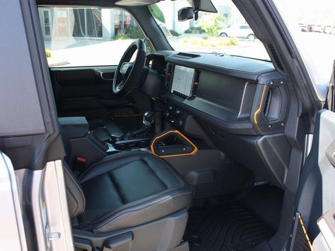 Used 2024 Ford Bronco Badlands AWD/4WD image 15