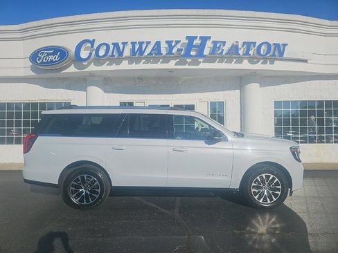 Used 2025 Ford Expedition Max Platinum AWD/4WD image 1