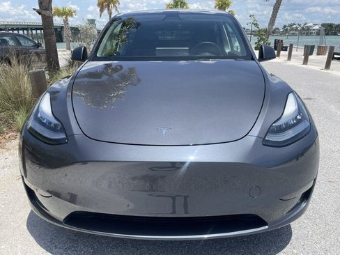 Used 2023 Tesla Model Y AWD image 4