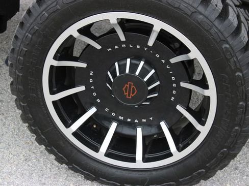 Used 2023 GMC Sierra 1500 AT4 w/ AT4 Premium Package image 16