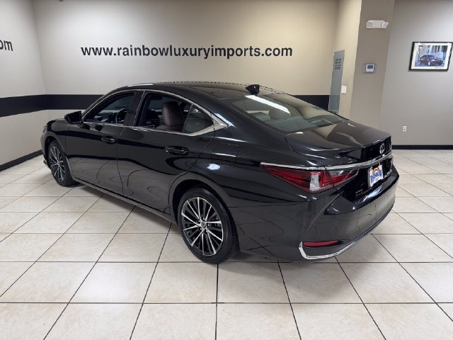 Used 2024 Lexus ES 250 w/ Premium Package AWD/4WD image 4