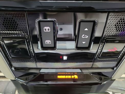 New 2025 Land Rover Range Rover SE image 22