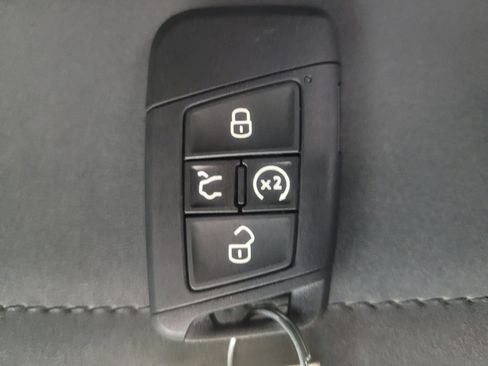 Used 2024 Volkswagen Taos SE FWD image 32