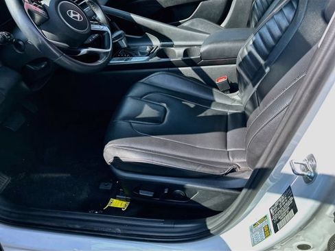 Used 2024 Hyundai Elantra Limited FWD image 7