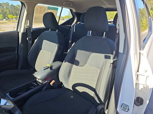 Used 2024 Nissan Kicks SV image 15