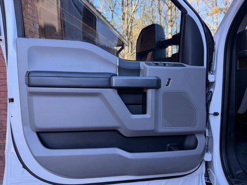 Used 2017 Ford F250 XLT w/ XLT Value Package image 19