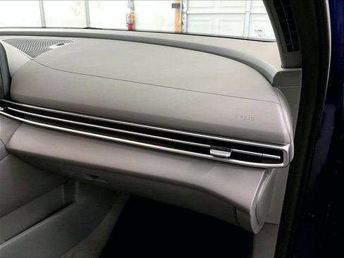 Used 2023 Hyundai Elantra SEL FWD image 15