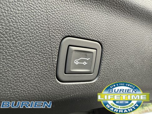 New 2026 Chevrolet Suburban Premier image 38