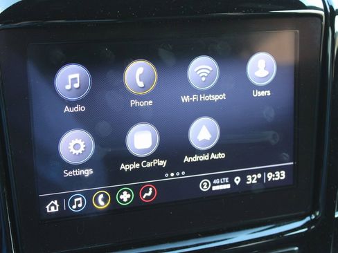 Used 2023 Chevrolet Traverse LT image 9