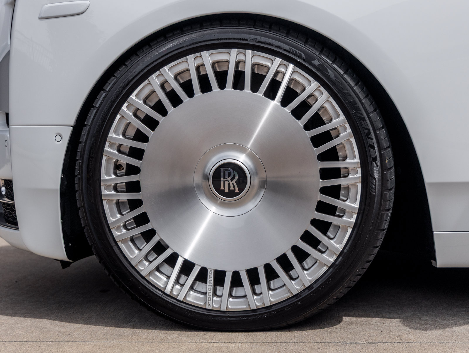 Used 2023 Rolls-Royce Phantom Extended Wheelbase w/ Leather Finishing Pack RWD image 16