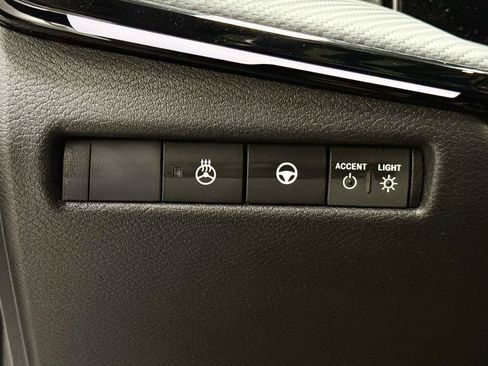 Used 2025 Nissan Kicks SR w/ SR Premium Package AWD/4WD image 20