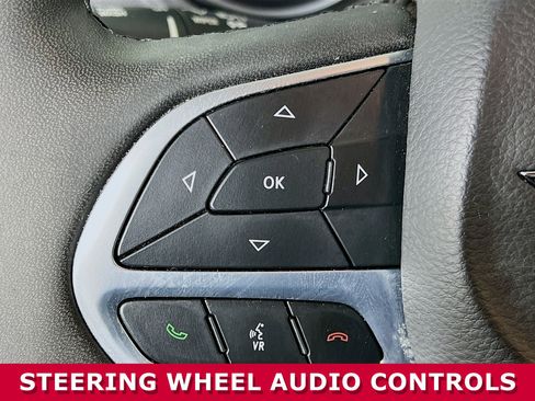 Used 2023 Chrysler 300 Touring w/ Sport Appearance Package image 14