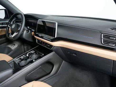 New 2026 Volkswagen Atlas Cross Sport SEL R-Line image 22