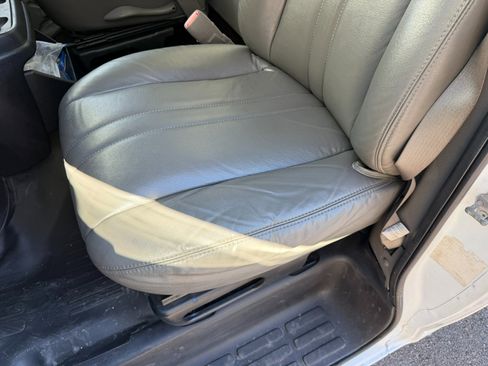 Used 2007 Chevrolet Express 3500 image 19