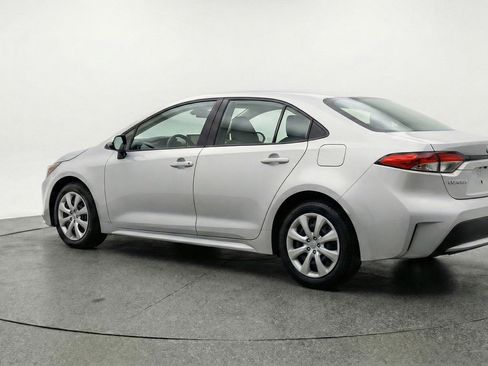 Used 2025 Toyota Corolla LE FWD image 6