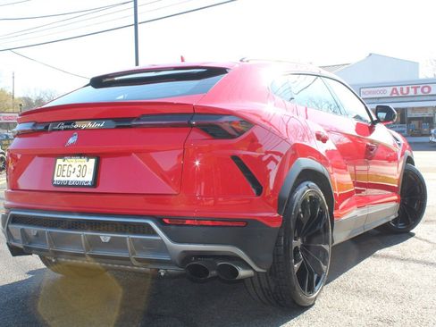 Used 2019 Lamborghini Urus image 2
