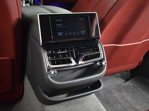 Used 2023 Bentley Flying Spur V8 image 22