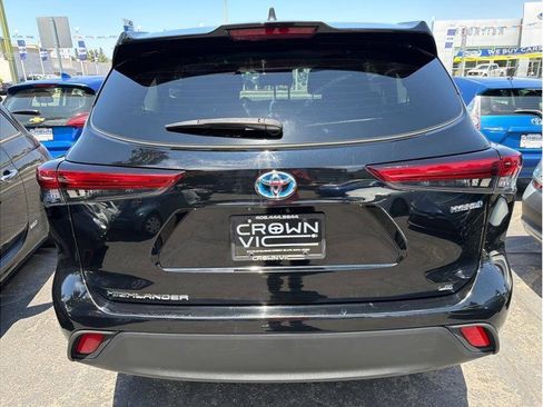 Used 2022 Toyota Highlander LE AWD/4WD image 25