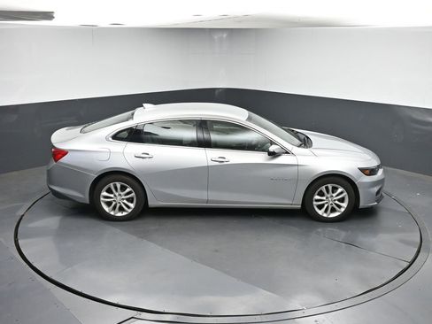 Used 2018 Chevrolet Malibu LT image 22