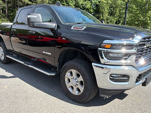 Used 2025 RAM 2500 Big Horn AWD/4WD image 5