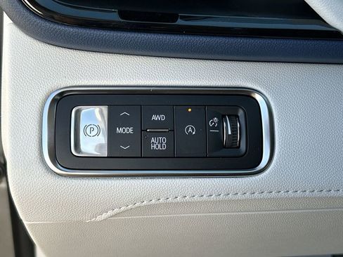 New 2026 Buick Enclave Avenir w/ Super Cruise Package AWD/4WD image 18