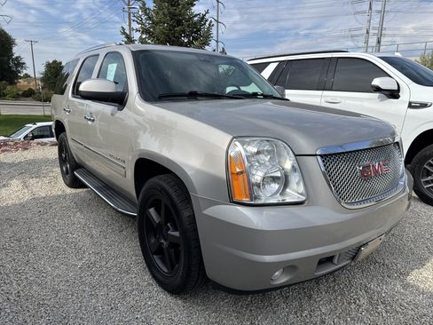 Used 2009 GMC Yukon Denali AWD/4WD image 2