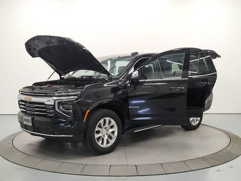 Used 2025 Chevrolet Tahoe Premier RWD image 11