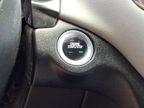 Used 2022 Chevrolet Equinox LS w/ LS Convenience Package FWD image 16