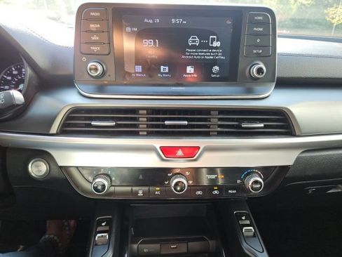 Used 2020 Kia Telluride S FWD image 25