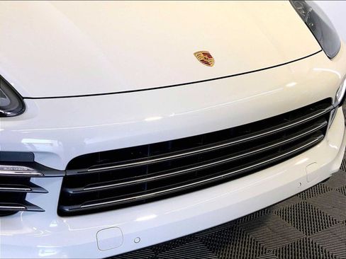Certified 2023 Porsche Cayenne Platinum Edition AWD/4WD image 34