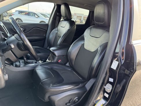 Used 2020 Jeep Cherokee Latitude Plus w/ Cold Weather Group image 25