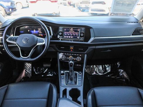 Used 2023 Volkswagen Jetta SE FWD image 13
