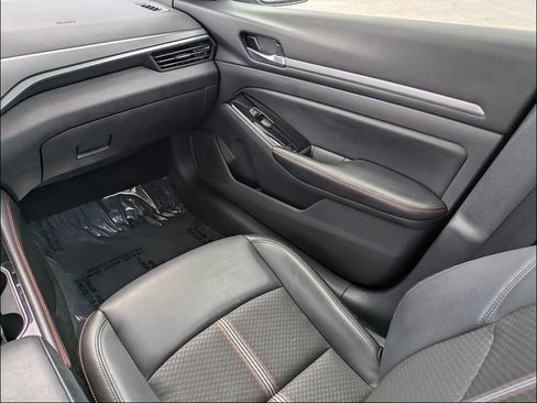Used 2024 Nissan Altima 2.5 SR FWD image 16