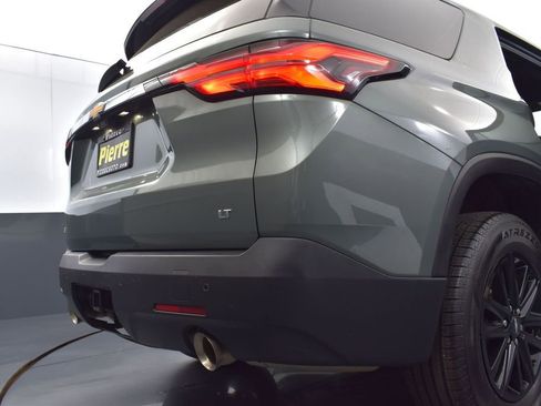 Used 2023 Chevrolet Traverse LT FWD image 26